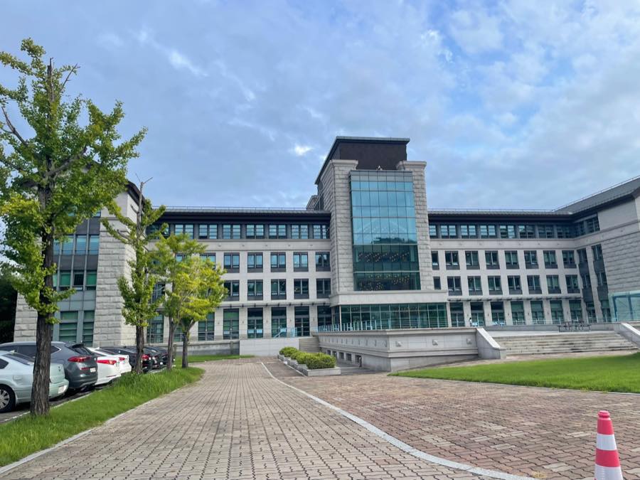 동국대학교 와이즈캠퍼스 100주년기념관 외관